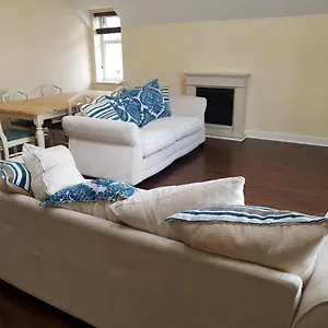 https://ashgrove-court-flat.cardiffhotelswales.com